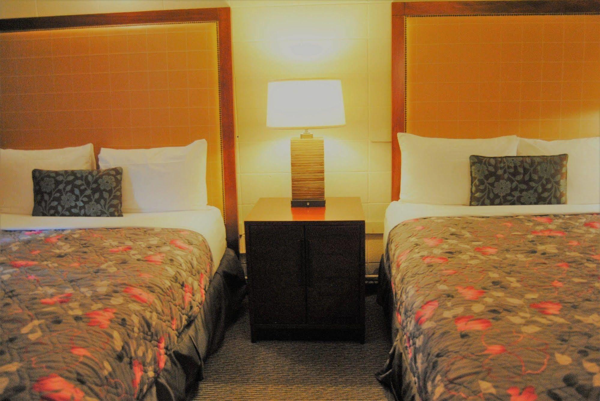 Derrick Motel Edmonton Eksteriør bilde