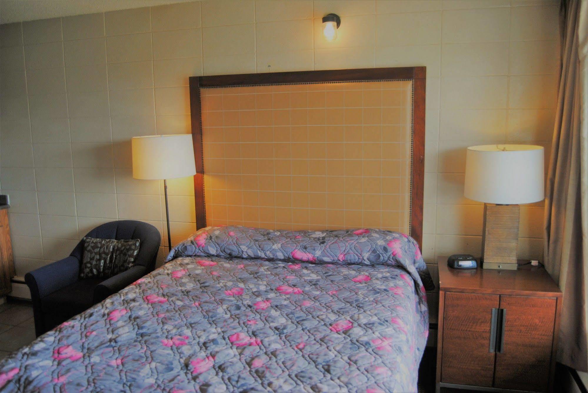 Derrick Motel Edmonton Eksteriør bilde